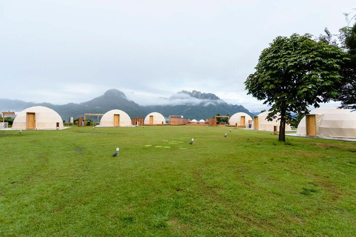 妙義グリーンホテル＆テラス全景。