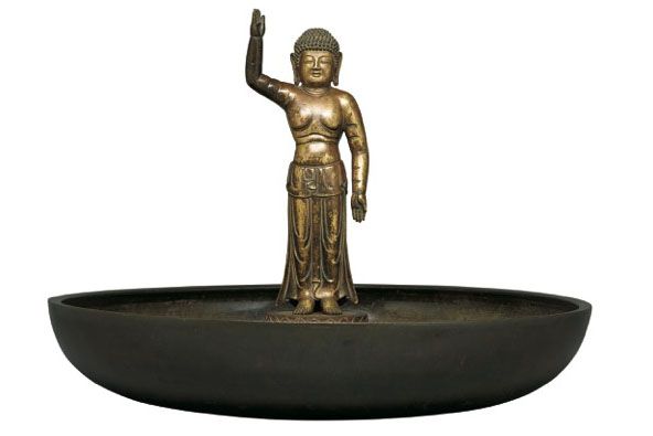 国宝 誕生釈迦仏立像及び灌仏盤 東大寺蔵 画像提供:奈良国立博物館 撮影:佐々木香輔