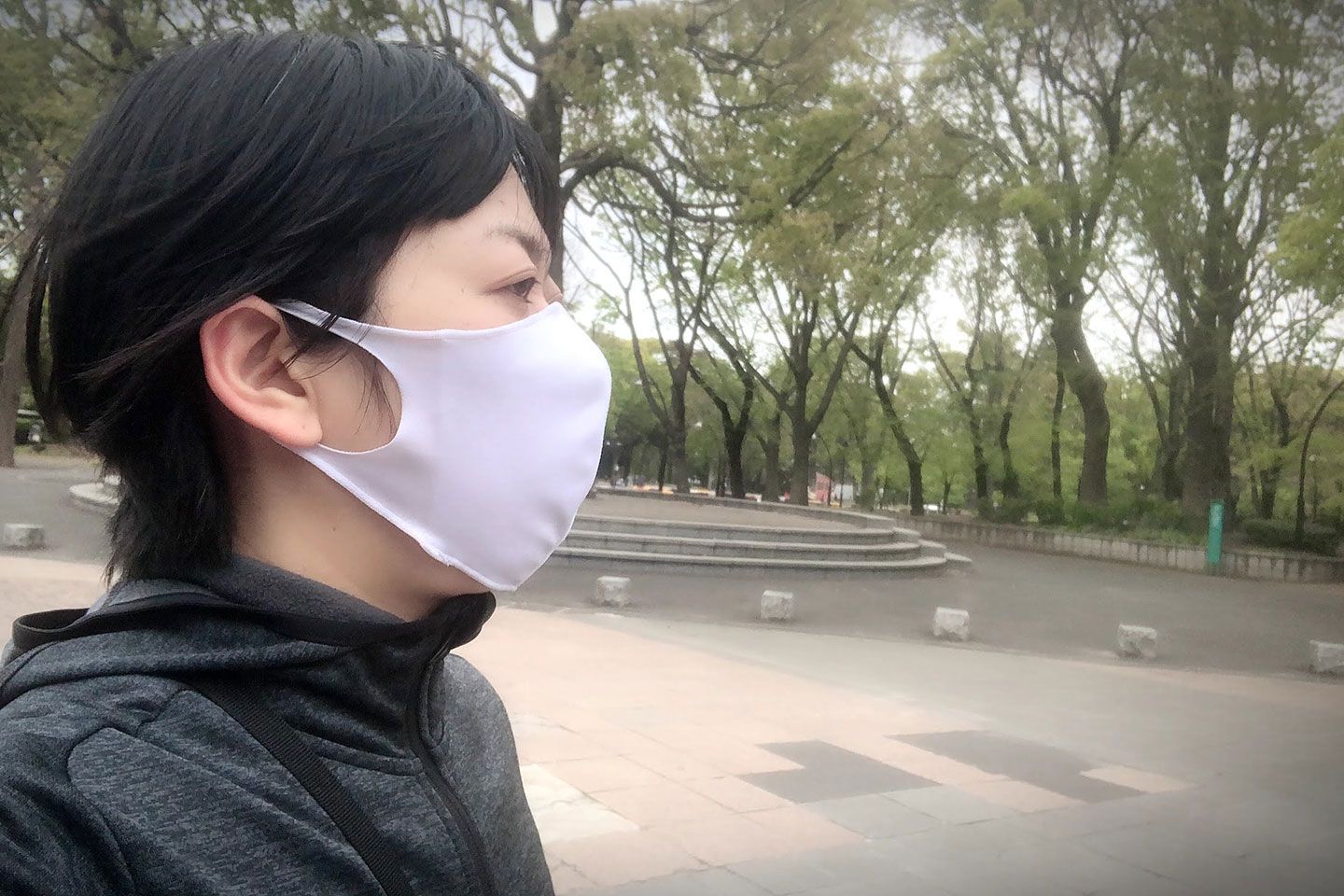 走りながら連射して自撮りするのは大変でした