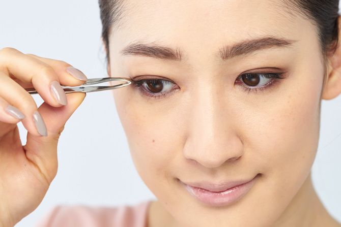 STEP8:重たい目尻のたるみを〝つけまつげ〟で解消