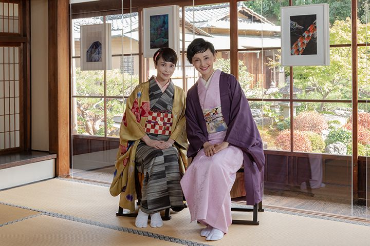 2018年11月22日に行われた内覧会では清川あさみさん(左)と南果歩さん(右)の対談が行われた。