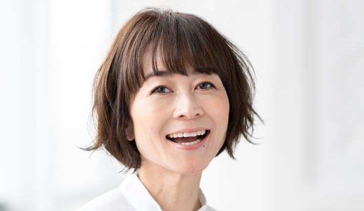  GARDEN Tokyoのトップスタイリスト・本木亜美さんが手がけたショートヘアの女性