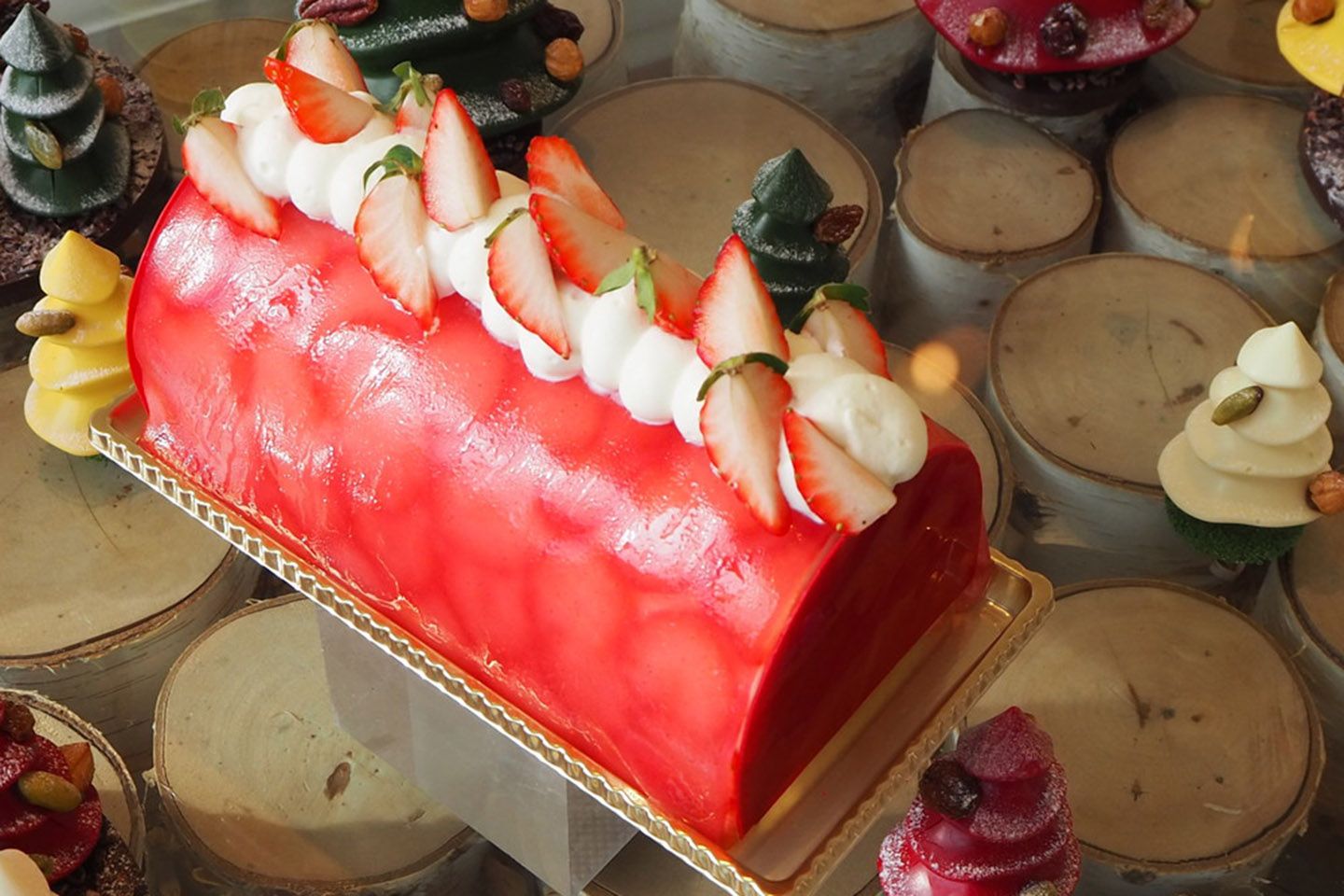 【62】ドミニクアンセルベーカリーの「Strawberry Buche(ストロベリー ブッシュ)」