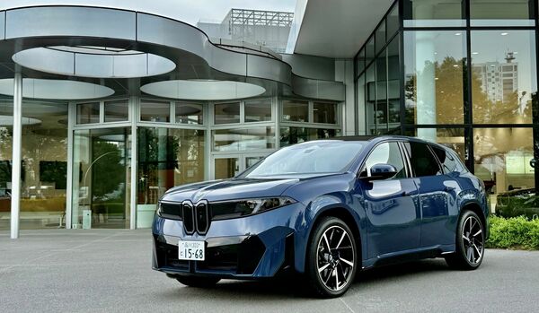 BMWの新しい電気自動車は“小鼻”がポイント!凛とした姿に魅せられて
