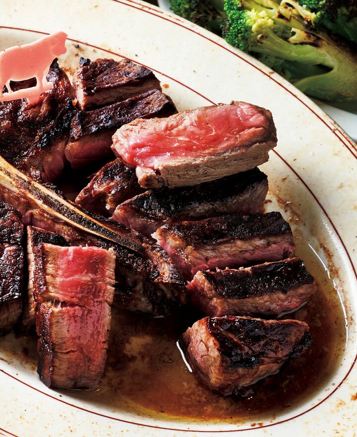 「Peter Luger Steak House Tokyo」のTボーン・ステーキ