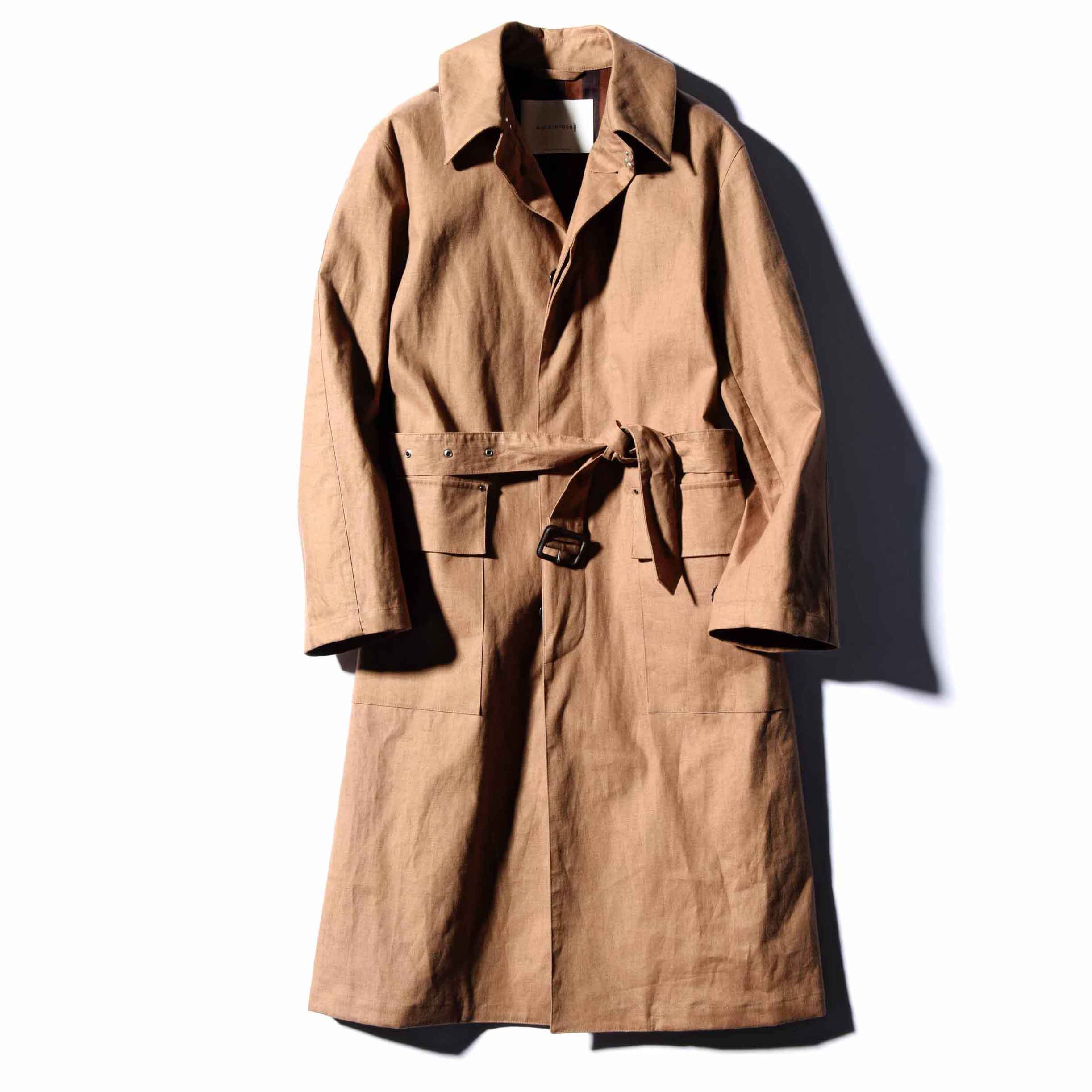 コート¥154,000(マッキントッシュ青山店)