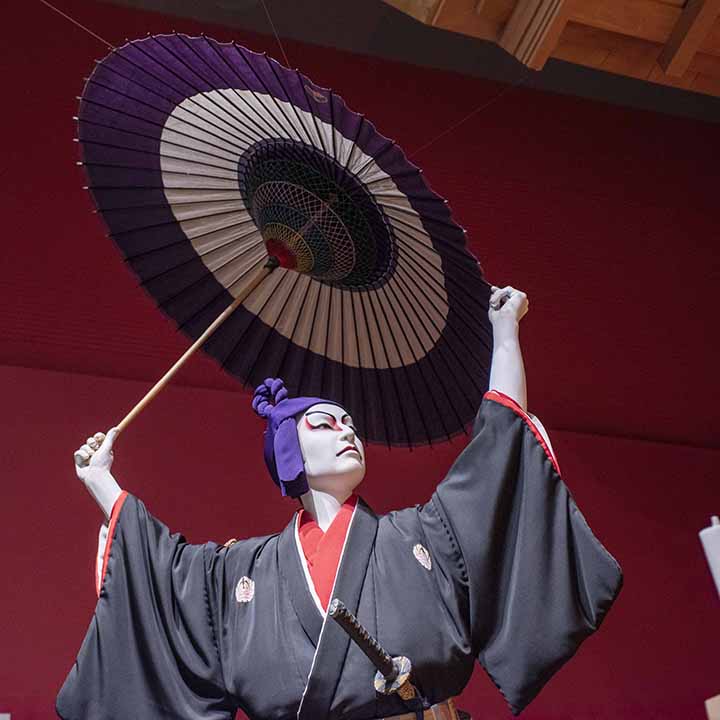 芝居小屋や歌舞伎の華やかな舞台を堪能(<模型>助六の舞台 復元年代:18世紀後半 縮尺:1/1)