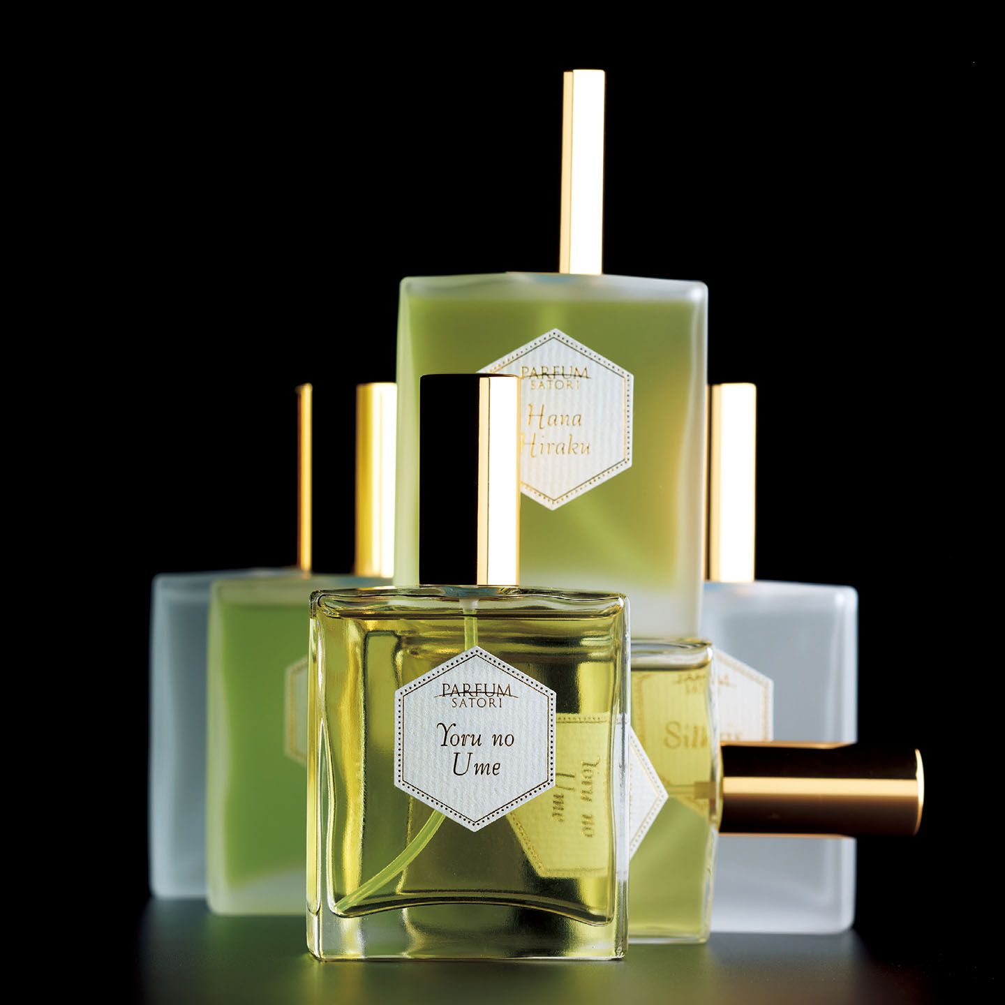 奥から/パルファン サトリ「ヨルノウメ」オードパルファン 50ml ¥12,000・「ハナヒラク」オードパルファン 50ml ¥16,000