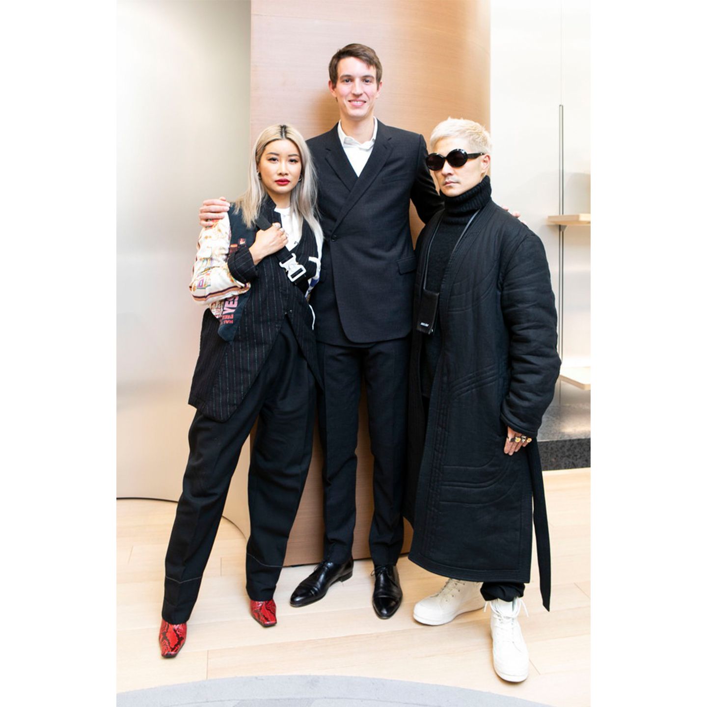 アレクサンドル・アルノー RIMOWA CEO(写真中央)とYOONさん(写真左)とVERBALさん(写真右)