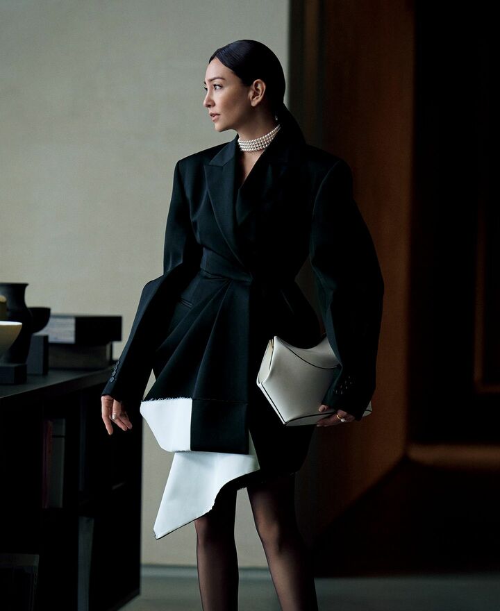 ジバンシィ by サラ・バートンのウエアを着用したモデルのRINAさん