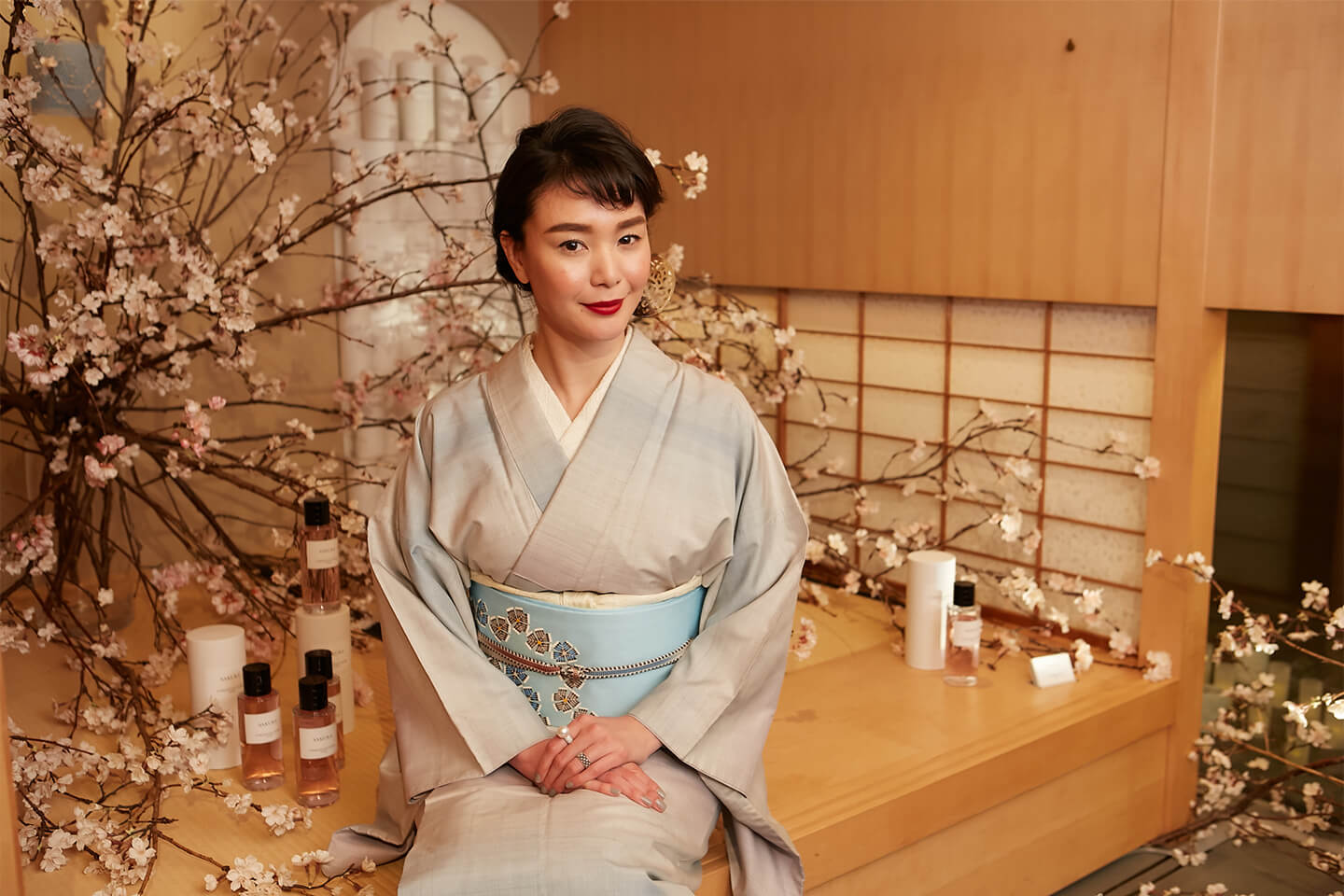 着物をまとった知花くららさん