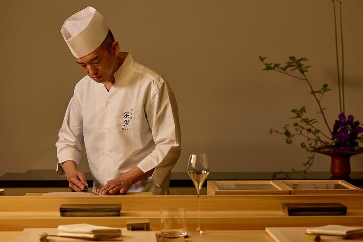 料理長の三好博幸さん。山海の恵みを生かし「美しさ、味、食感」にこだわる。